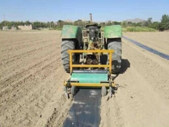 اجرا مکانیزه و پهن کردن فیلم مالچ کشاورزی